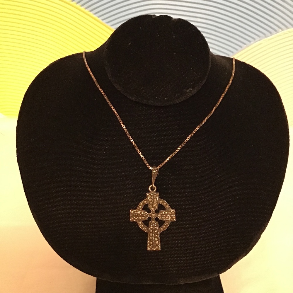 925 silver necklace with a cross silver pendant
